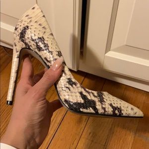 Snake skin like Steve Madden heels size 7. 3 inch